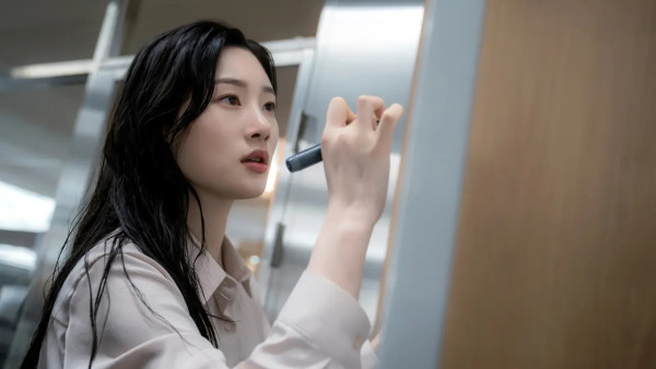 Miniserie van Netflix met merkwaardige release-strategie trekt toch flink wat kijkers