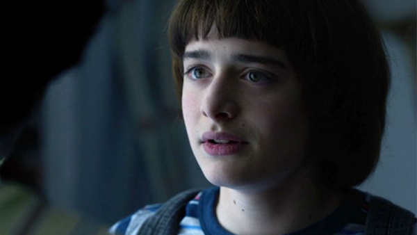 'Stranger Things'-ster komt uit de kast op Tiktok