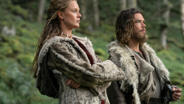 Erik the Red op de eerste foto's slotseizoen 'Vikings: Valhalla'