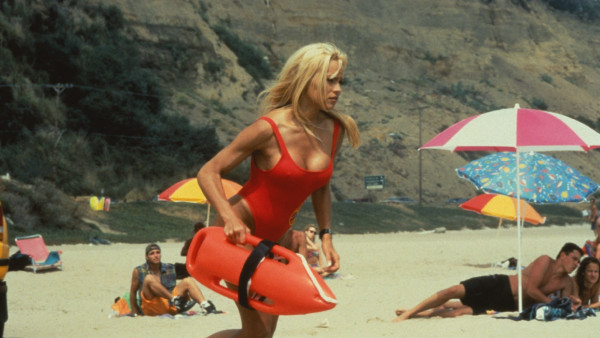 'Baywatch' was jarenlang een enorm succes, maar in 2017 was de nostalgie ver te zoeken