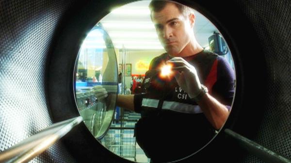 "Als je sterft, denk dan aan je moeder": Quentin Tarantino regisseerde 'CSI' en bezorgt "levend begraven" acteur nog steeds kippenvel