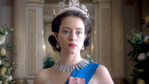 Eerste blik op Charles in 'The Crown'!