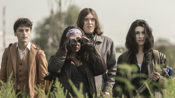 'The Walking Dead: World Beyond' onthult eerste beelden van het laatste seizoen
