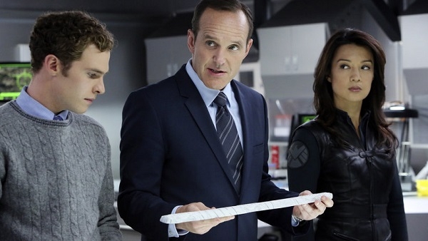 Openingsscène aflevering 11 'Marvel's Agents of S.H.I.E.L.D.' 