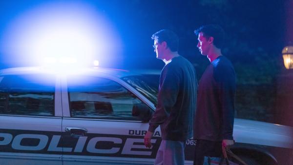 Vandaag verrast Netflix ons met een miniserie die bol staat van de spanning