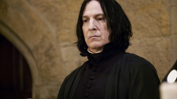 Controversiële nieuwe 'Harry Potter'-acteur laat van zich horen: ''zie jullie op Zweinstein''