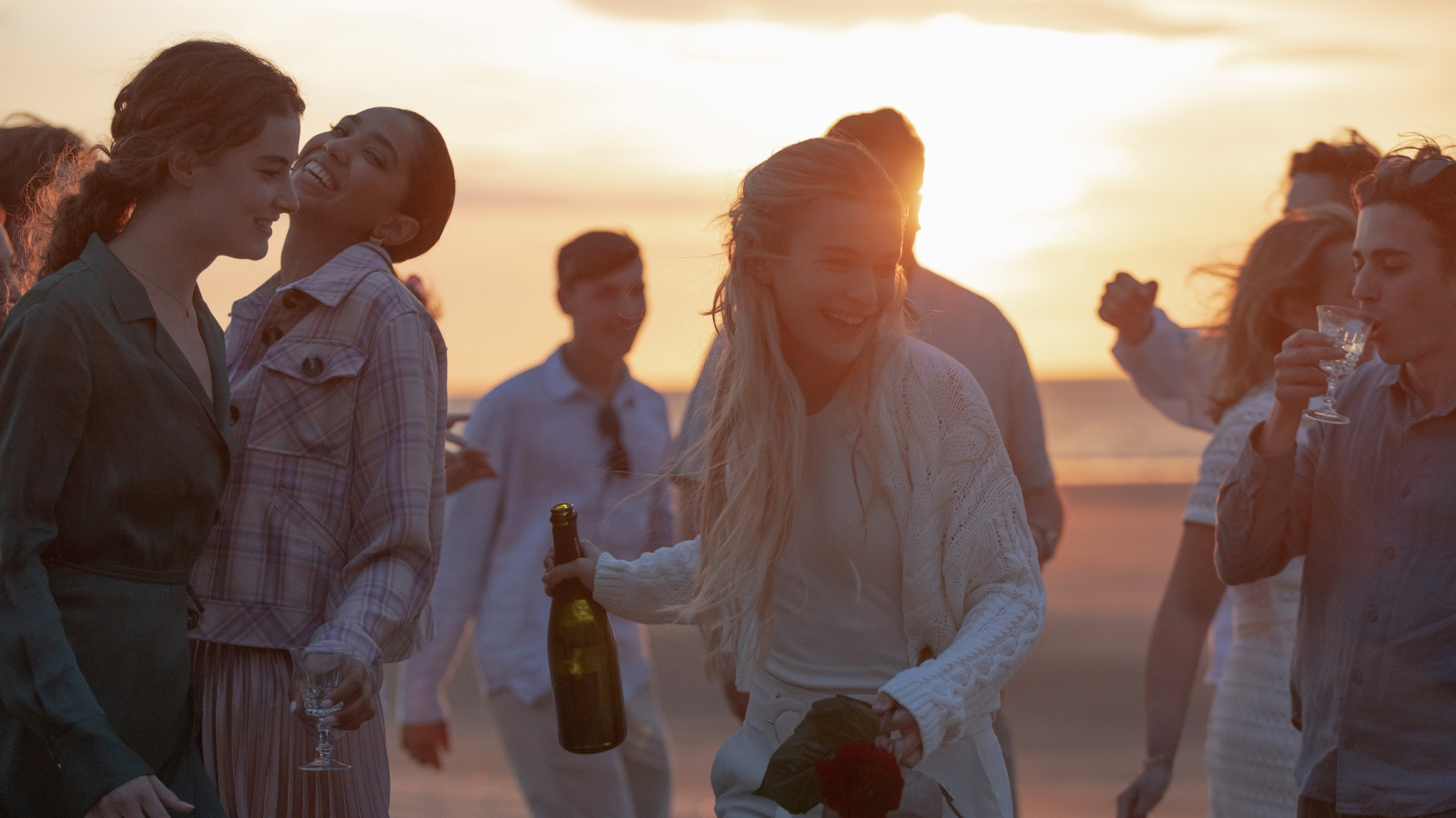 Recensie Netflix-serie 'Knokke Off' seizoen 2: vetes en verhoudingen ...