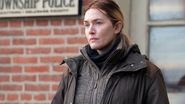 Nieuwe HBO-thriller 'Mare of Easttown' krijgt een pakkende eerste trailer Nieuwe HBO-thriller 'Mare of Easttown' krijgt een pakkende eerste trailer