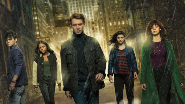 Nieuwe 'Gotham Knights' teaser onthult de enge en duistere kant van Harvey