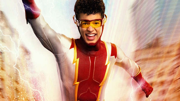 The Flash-acteur toont zijn nieuwe superheldenpak