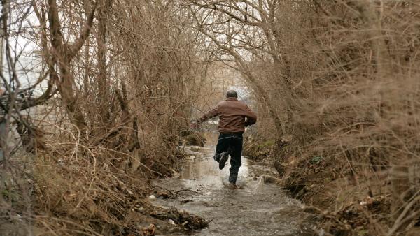 Achttien jaar na dato keert de maker van 'The Sopranos' sensationeel terug met deze schokkende spionageserie over geheime CIA-testen!