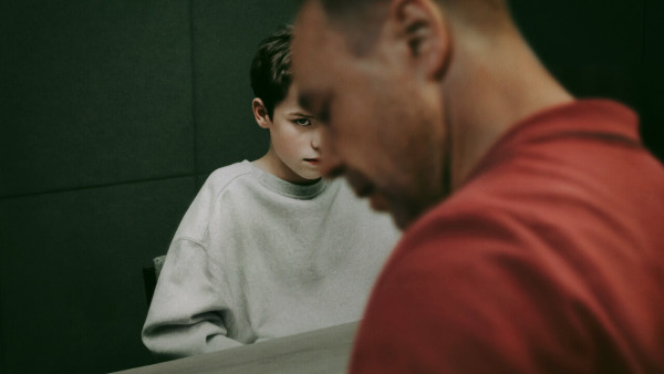 'Adolescence'-makers komen nu met verpletterende en verontrustende oorlogsserie 'Adolescence'-makers komen nu met verpletterende en verontrustende oorlogsserie