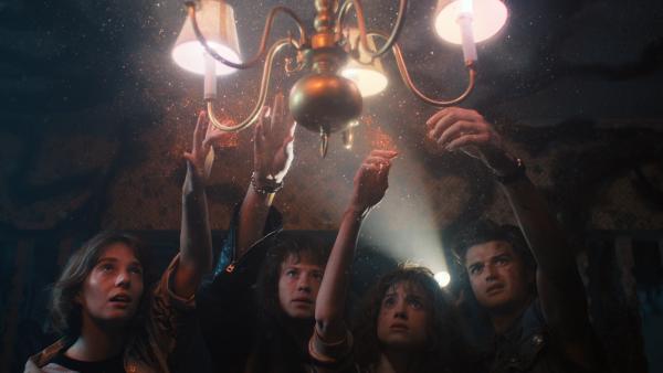Geliefde ster keert helaas echt níet terug in laatste seizoen 'Stranger Things'