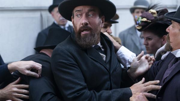 Netflix knalt grote historische miniserie vandaag online: in een avond te bingewatchen!