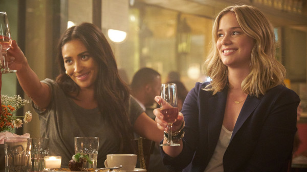 Netflix-kijkers opgelet; binge-watchen en bier drinken door nieuwe samenwerking