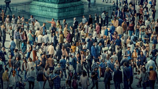 Na een brute wachttijd van maar liefst 35 maanden keert deze succesvolle en zeer geliefde crimeserie eindelijk terug op Netflix