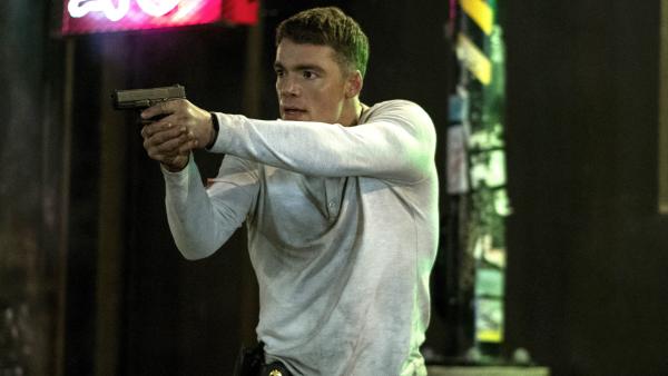 Net verschenen en nu al vooruitkijken: krijgt 'The Night Agent' een vierde seizoen?