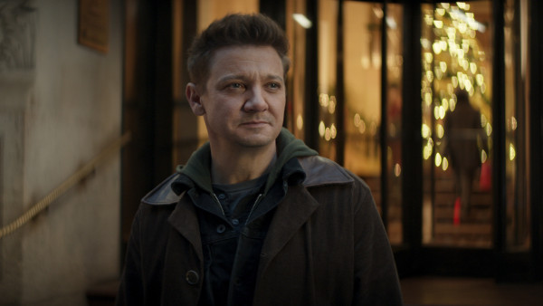 Jeremy Renner reageert op geruchten over nieuw seizoen 'Hawkeye'