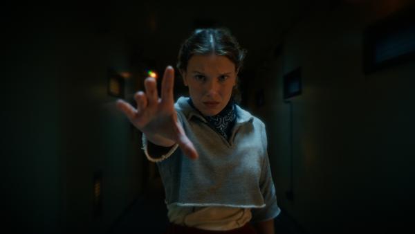 Spin-off van de grootste en duurste fantasyserie die Netflix ooit maakte, is een gigantische teleurstelling