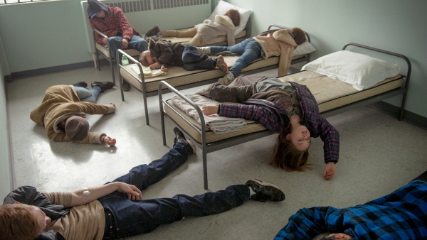 Eerste blik op productie stills van 'Between'