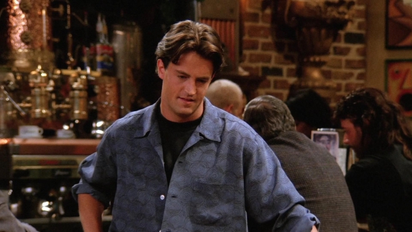 Waarom Chandler in 'Friends' zo vaak veranderde van uiterlijk