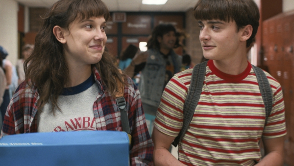 Fans memen er op los na coming out Noah Schnapp