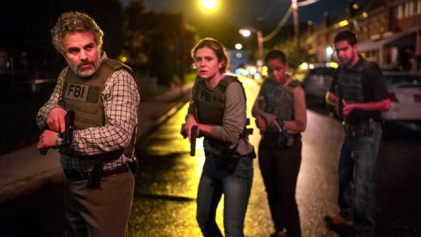 HBO onthult beelden van nieuw misdaaddrama met populaire 'The Avengers'-acteur