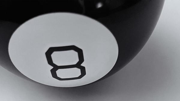 Het is eindelijk zover! M. Night Shyamalan (The Sixth Sense) brengt ons de verfilming van de 'Magic 8 Ball'