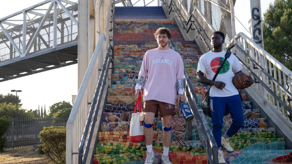 Eerste beelden van vernieuwde 'White Men Can't Jump' zijn veelbelovend