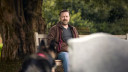 Ricky Gervais komt met hilarische en verrassende nieuwe serie op Netflix