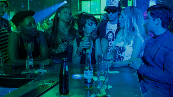 Recensie Netflix-serie 'Glamorous' Recensie Netflix-serie 'Glamorous'