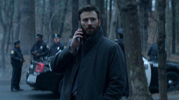 Deze miniserie met Chris Evans kun je in een weekend bingen