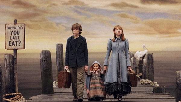 Patrick Warburton is Lemony Snicket in 'A Series of Unfortunate Events' Patrick Warburton is Lemony Snicket in 'A Series of Unfortunate Events'