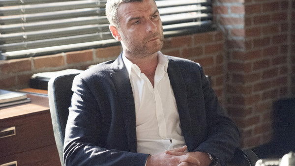 Topregisseur Guy Ritchie gaat een tv-serie regisseren: de spin-off van 'Ray Donovan'