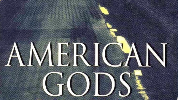 Gillian Anderson op nieuwe foto 'American Gods'