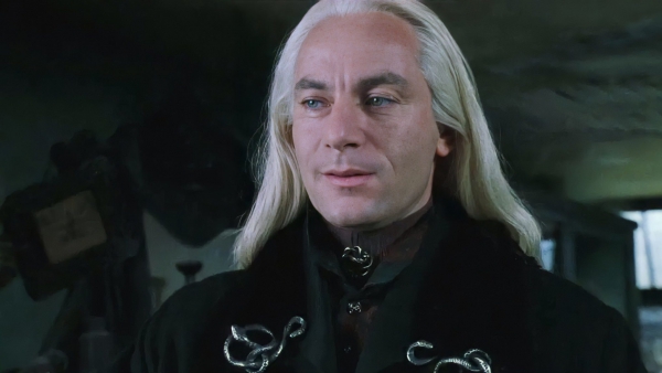 Jason Isaacs komt bij 'The Crowded Room'