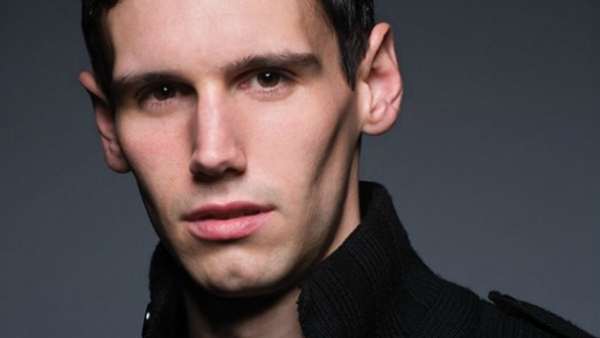 Cory Michael Smith is de Riddler in 'Gotham'