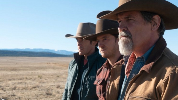 Eerste foto's Josh Brolin in 'Outer Range'; de nieuwe 'Yellowstone'?