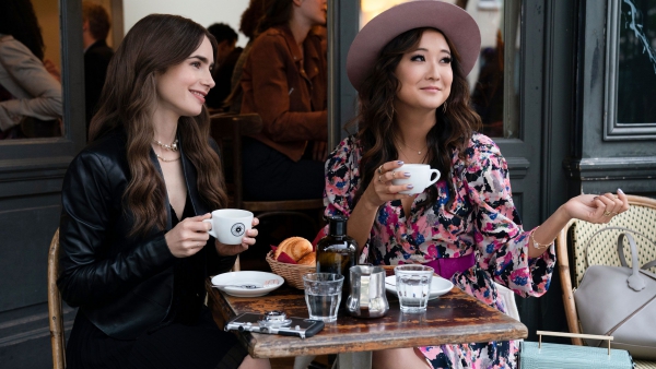 Megahit 'Shallow' in het Frans in 'Emily in Paris'