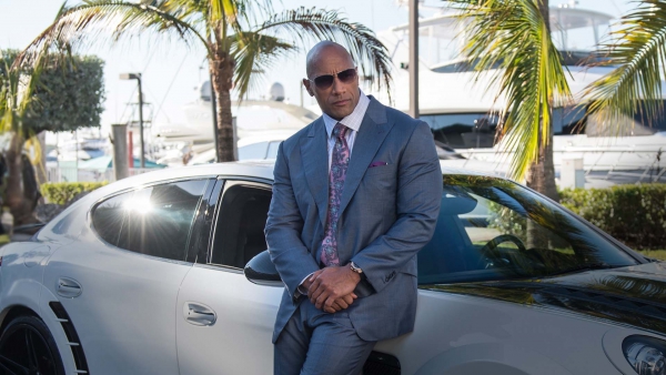 Dwayne Johnson & Krampus-monster op foto 'Red One'