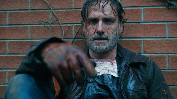 Valentijns-trailer voor 'The Walking Dead: The Ones Who Live' ?! Kijk zelf hoe dit eruit ziet Valentijns-trailer voor 'The Walking Dead: The Ones Who Live' ?! Kijk zelf hoe dit eruit ziet