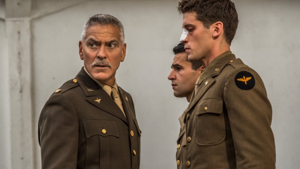Eerste trailer 'Catch-22' met George Clooney