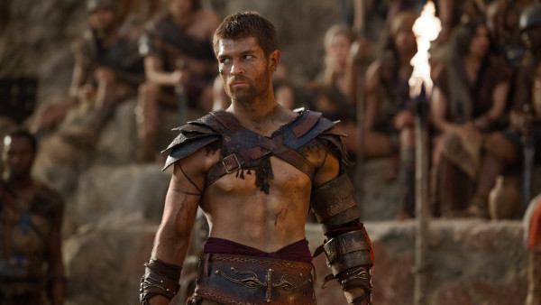 Update spin-off van 'Spartacus' door maker Steven DeKnight belooft het nodige spektakel