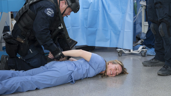 Je bent de tel misschien al kwijt, maar 'Grey's Anatomy' pakt gewoon door: eerste foto's van zoveelste seizoen