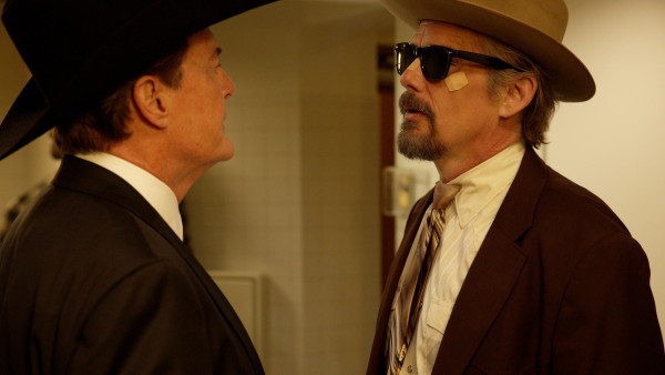 Teleurstelling voor Nederlandse fans: Ethan Hawkes 'The Lowdown' start zonder ons!