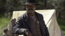 Rokende revolvers in trailer voor de nieuwe serie van de 'Yellowstone'-bedenkers