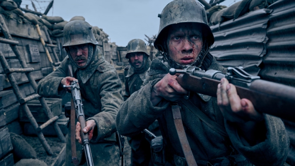 Stevige oorlogsfilm van Netflix krijgt indrukwekkende beelden