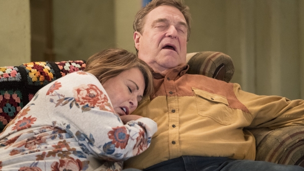 'Roseanne' direct gecanceld na racisme Barr