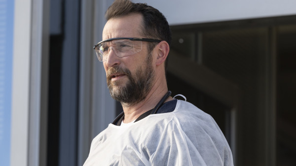 Op de set van de stevige nieuwe ziekenhuisserie 'The Pitt' was dit voorwerp absoluut verboden Op de set van de stevige nieuwe ziekenhuisserie 'The Pitt' was dit voorwerp absoluut verboden