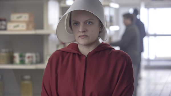 Mrs Wheeler vs. Serena: Wie is de echte slechterik in 'The Handmaid's Tale'?

